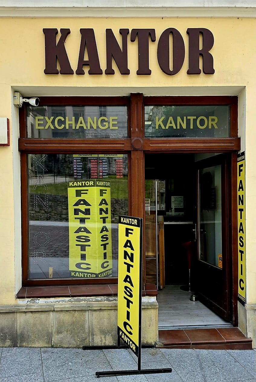Kantor Fantastic Cieszyn — witryna kantoru przy ul. Zamkowa 6